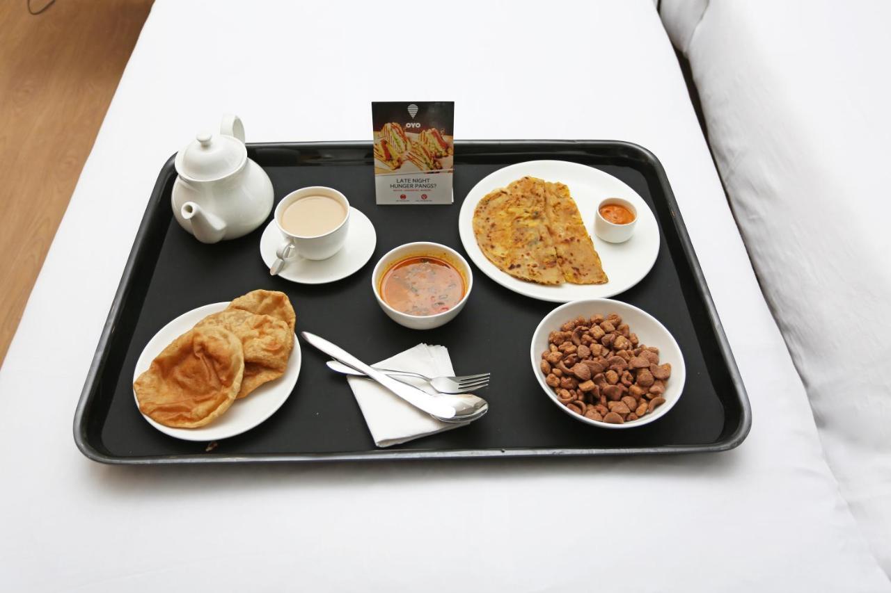 OYO 15169 Hotel Rk Inn Lucknow Buitenkant foto